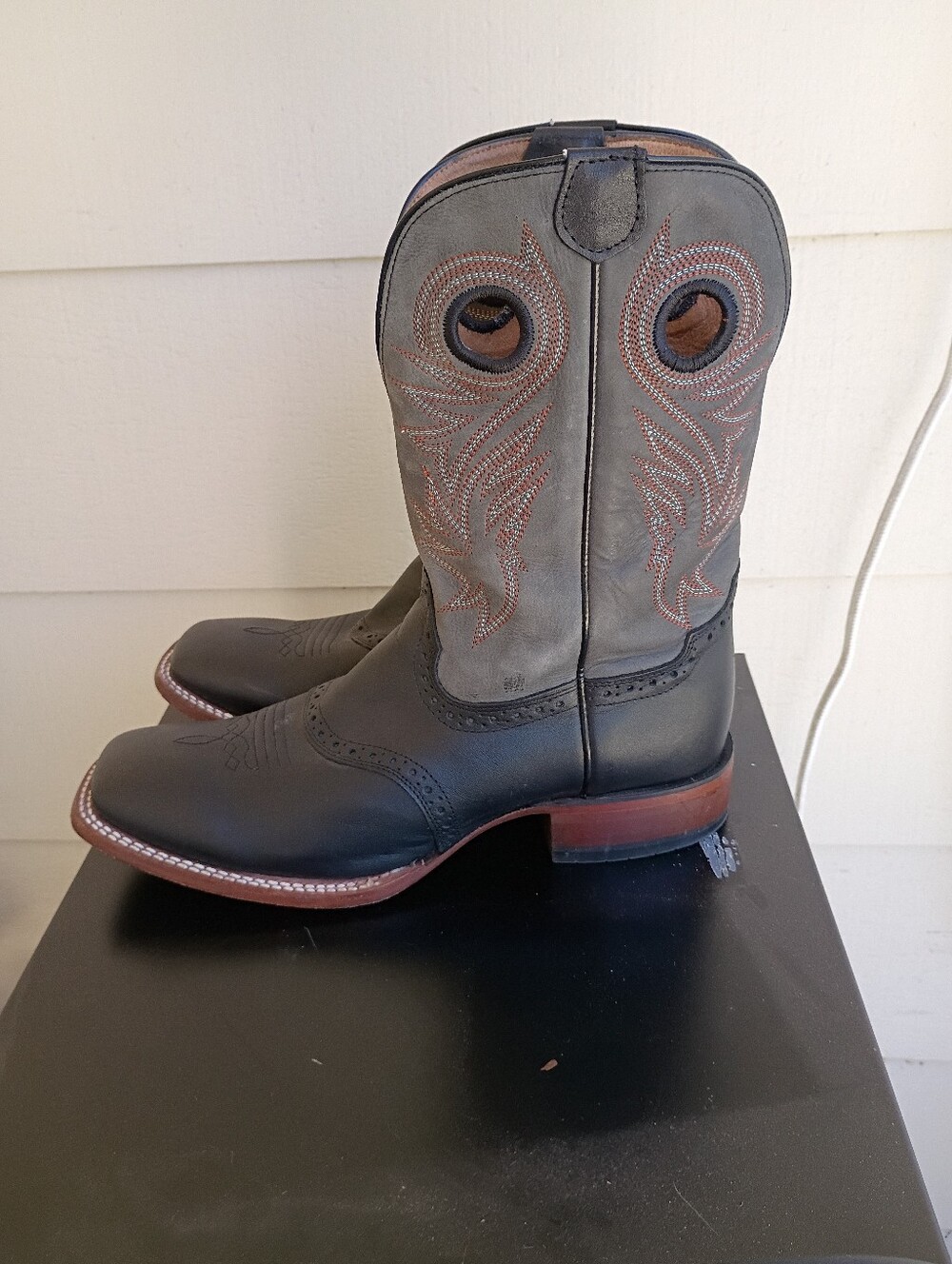Men's Grey and Black Western Pull-On Boots Cody James